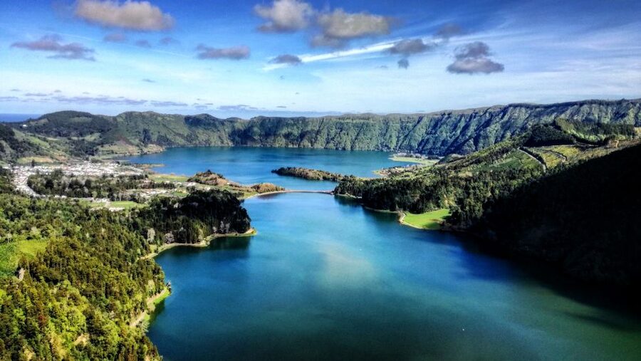 Half-Day 4X4 Tour Sete Cidades. Off the beaten Track. - Guides Make the Difference, and the Names Show a Pattern