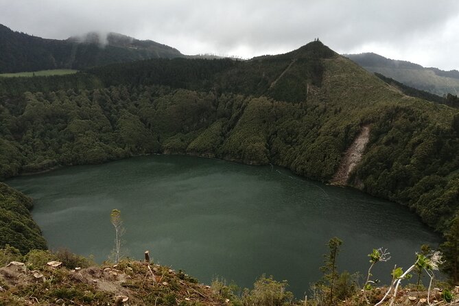 Half-Day 4x4 Tour to Lagoa das Sete Cidades - King’s View: the iconic rim finale