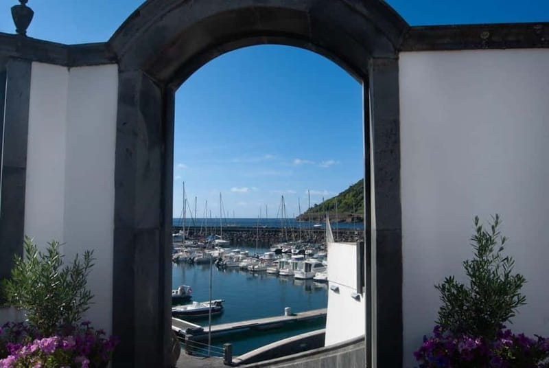 Half Day - Angra do Heroísmo Walking Tour with Tasting - Teatro Angrense, a Pass-By That Still Helps You Read the Town