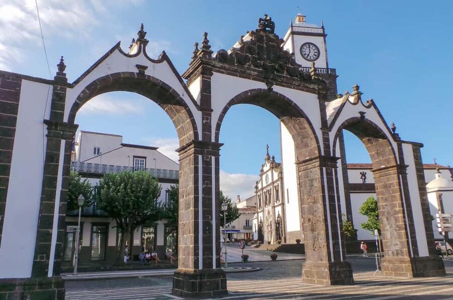 Half Day City Tour in Beautiful Ponta Delgada DE/EN/PT - São José Church: a quick architecture lesson you’ll remember