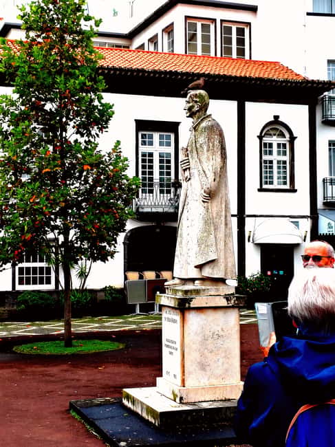 Half Day City Tour in Beautiful Ponta Delgada DE/EN/PT - Forte de São Brás: 16th-century defense with pirate-era context