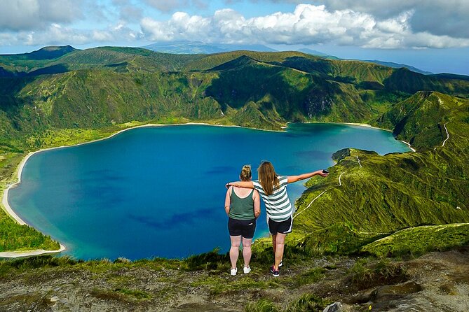 Half Day Lagoa Do Fogo and Gin Library Tour - Sergio and why the guide style changes the whole day