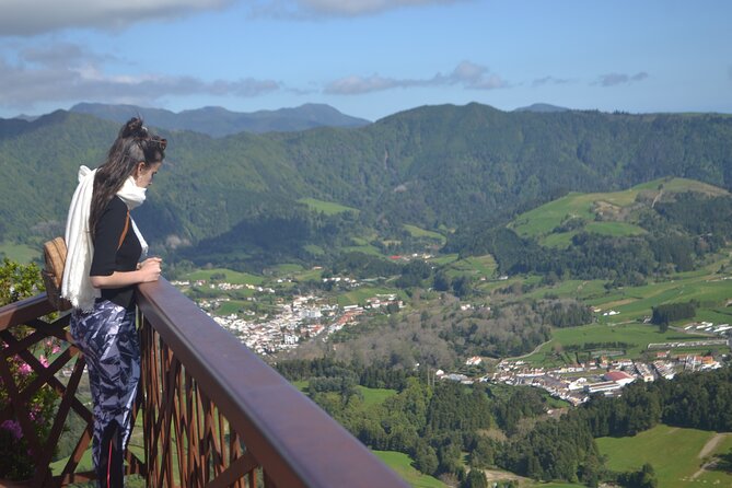 Half Day Private Tour Sete Cidades/Lagoa do Fogo/Furnas - Stop 1: Sete Cidades, the Big Crater-Lake Story in One Hour