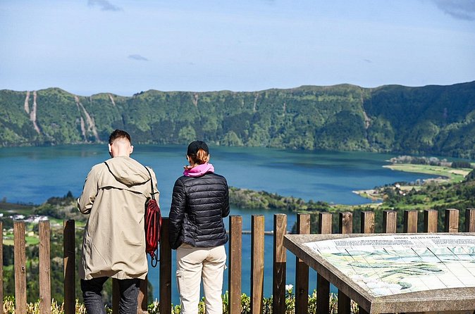 Half-Day Tour of the Seven Cities on San Miguel Island - Vista do Rei Miradouro: Green and Blue Lagoon Photo Time