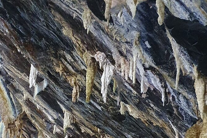 Half Day Tour to the Caves - Weather and comfort: what to bring for a caves afternoon