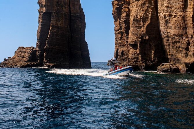 Islet Tour – Boat Trip Around the Ilhéu de Vila Franca - How the Price Works for an Hour: Value in a Small-Time Block