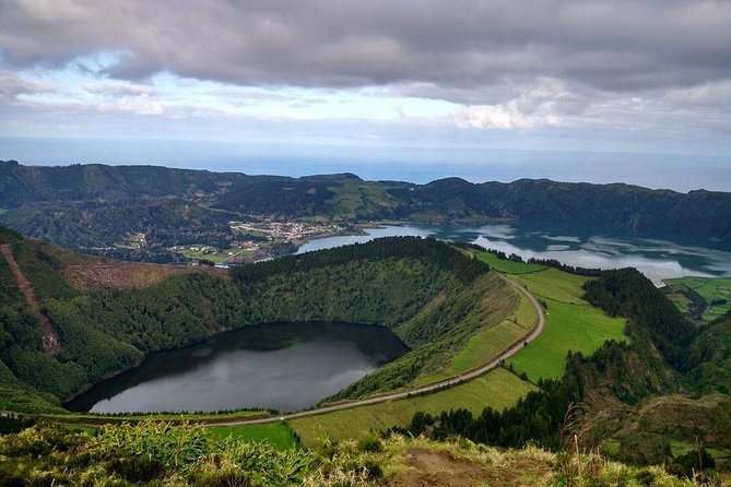 Jeep – Off-road Excursion w/ lunch – Sete Cidades (Shared) - The lunch break that keeps the day enjoyable