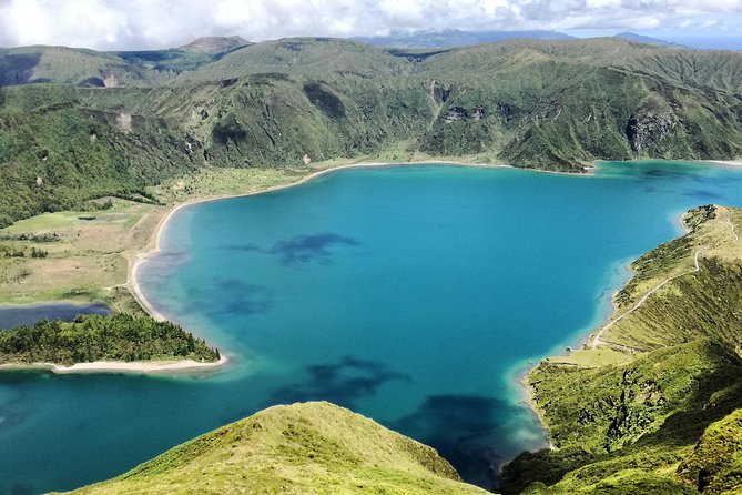 Jeep Tour Full Day Sete Cidades & Lagoa do Fogo with lunch and drinks included. - The Muro das Nove Janelas: nine openings in stone