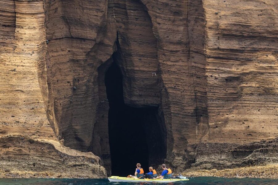 Kayak Guided Tour: Vila Franca do Campo Islet - The return paddle: stay comfortable and let the guide steer