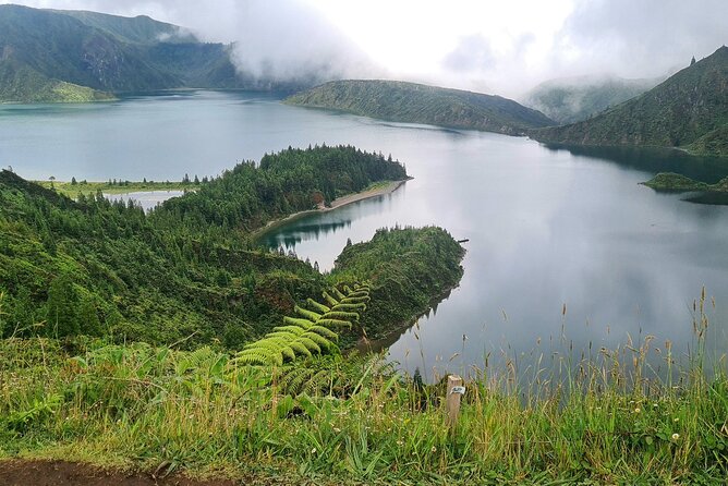 Lagoa do Fogo and Sete Cidades Private Full Day Tour - Stop 5: Miradouro do Cerrado das Freiras (Same Scene, New Perspective)