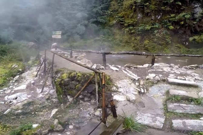 Lagoa do Fogo: Biologist-guided Volcano Geo Tour +hotsprings bath - Caldeira Velha’s Environmental Center: The Volcanic Story in Plain Terms