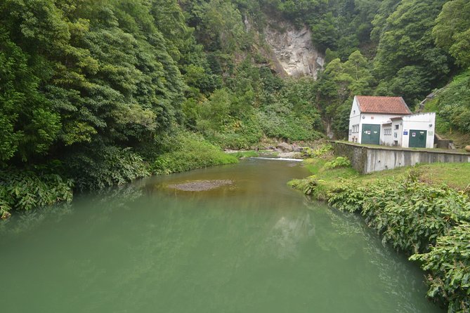 Lagoa do Fogo, Hike Salto do Cabrito and Hotsprings - Lagoa do Fogo and Caldeira Velha in one 4.5-hour plan