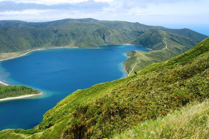 Lagoa do Fogo: Private Scenic Walking Tour - The forest walk to Lagoa do Fogo: plant spotting with a purpose
