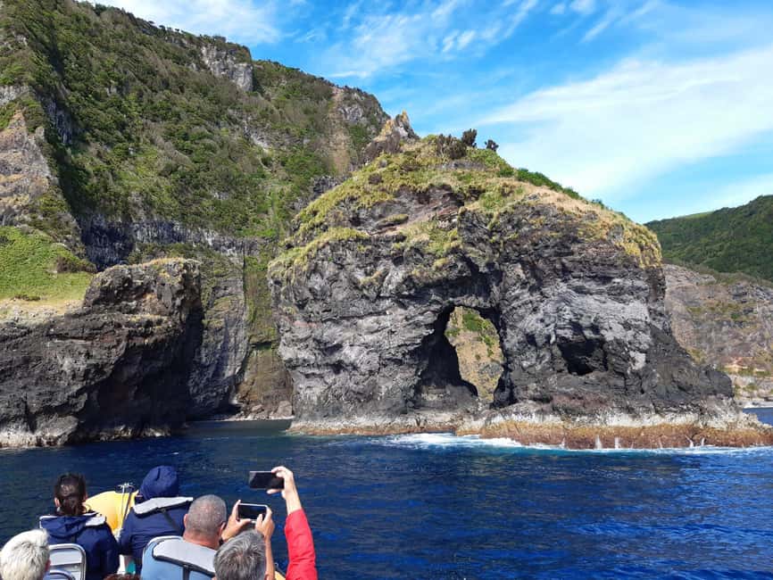 Passeios Turísticos: Trip to Corvo by Boat - Quick reasons this Corvo boat trip hits the mark