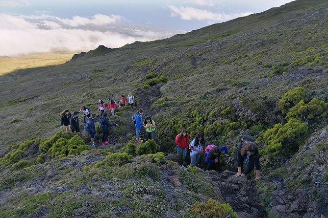 Pico Mountain - Group> 4 - Guide and group dynamics: why small teams matter on technical trails