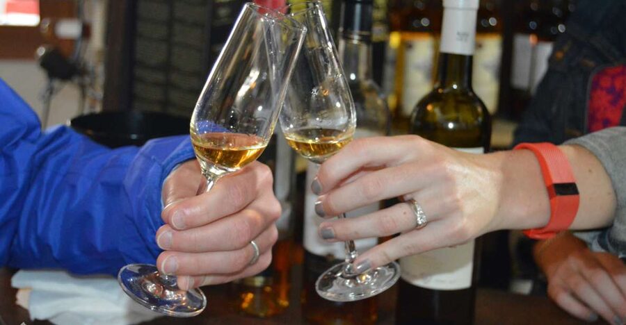 Pico Wine Tour: Get to know Pico's wines - Pico wine, from volcanic rows to your glass