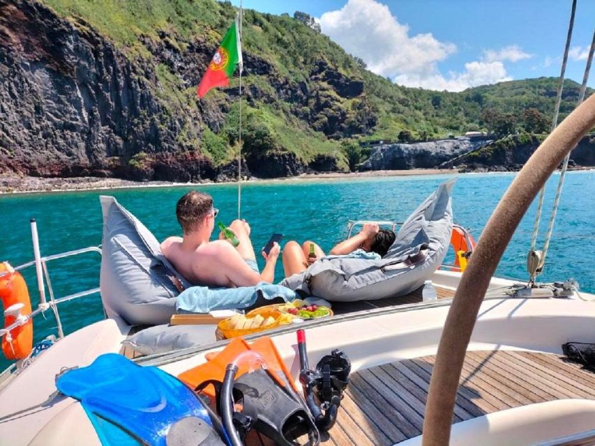 Ponta Delgada Full Day Sailing Tour with Drinks and Snacks - Ilhéu de Rosto de Cão: the first sailing intro you can feel