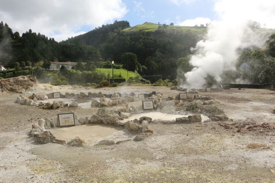 Ponta Delgada: Private Full or Half-Day 4x4 São Miguel Tour - Ribeira Grande and Caldeiras: Seeing Volcanic Activity Up Close