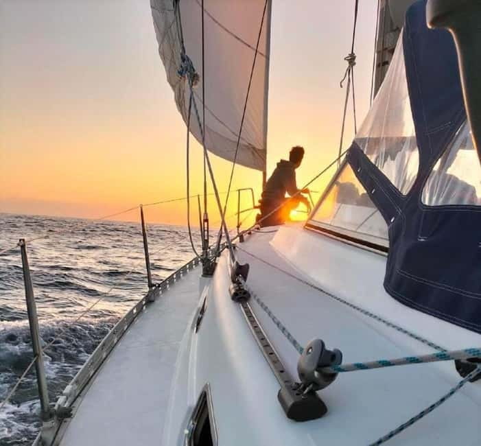 Ponta Delgada: Private Sunset Tour with Snacks and Drinks - Ilhéu de Rosto de Cão: the quick photo pause before the light changes