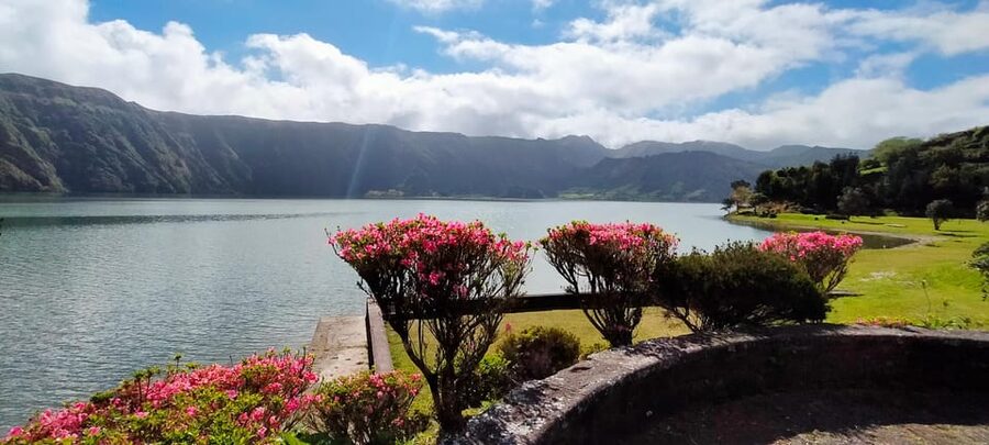 Ponta Delgada: Private Tour Sete Cidades Green e Blue Lakes - Door-to-Door Private Comfort from Ponta Delgada