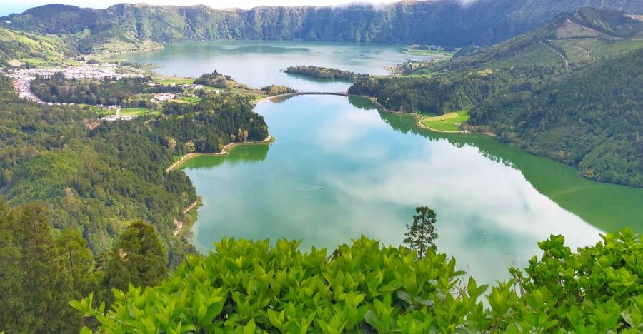 Ponta Delgada: Private Tour Sete Cidades Green e Blue Lakes - What to Pack for Azores Wind, Cold Viewpoints, and Walking