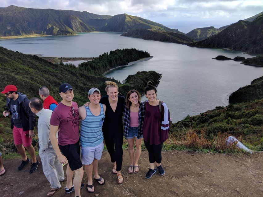 Ponta Delgada: Sete Cidades & Lagoa do Fogo Tour - Key stops and why they matter
