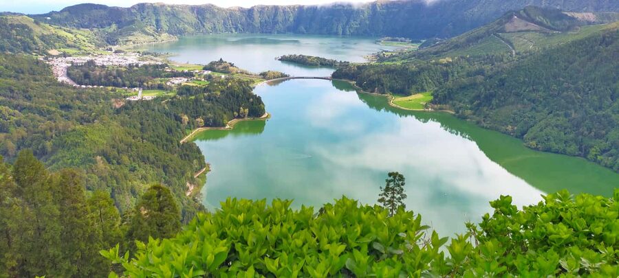 Ponta Delgada: Sete Cidades Volcano Lakes Shore Excursion - Cruise-Only Pickup and a Small Vehicle Rhythm