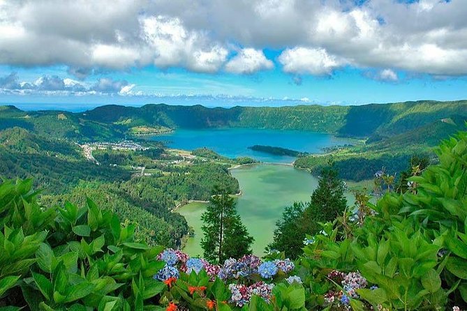 Ponta Delgada: Tour to Sete Cidades Volcano Lakes - Key moments that make this tour worth your time