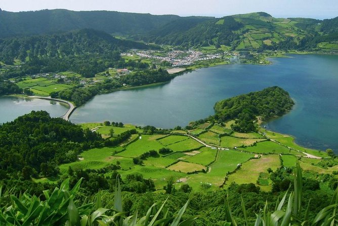 Ponta Delgada: Tour to Sete Cidades Volcano Lakes - Cruise logistics that actually matter: pickup, drop-off, and getting back on time