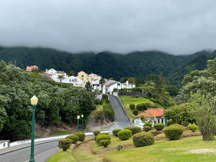Privat van tour Furnas valley, Gorreana tea – islands gems - Miradouro de Santa Iria: a viewpoint stop that sets up Furnas