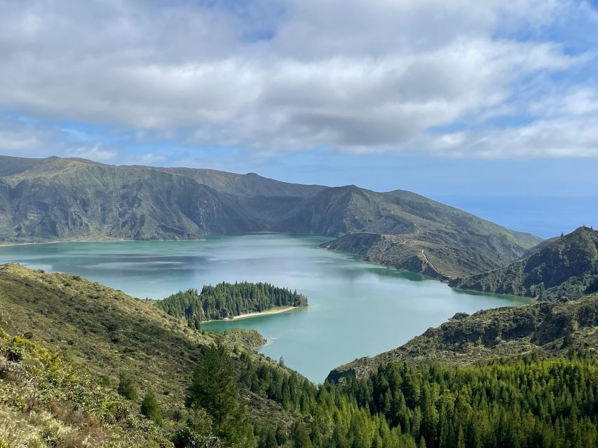Privat van tour Sete Cidades, Lagoa do Fogo – volcanic lakes - Price and value: what $330 gets you, and when it’s a bargain