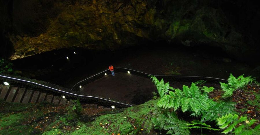 Private Caves tour with a Geologist - Why a private format changes everything underground and on the road