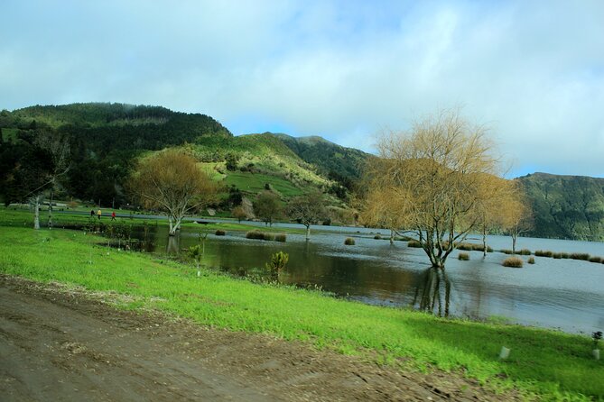 Private Half-Day 4x4Tour to Lagoa Sete Cidades - Price and value: what $198.26 per group really buys