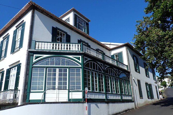 Private Half-Day Walking Tour of Horta Experience - Igreja de Nossa Senhora das Angústias, coats of arms above the altar
