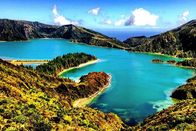 Private Mini Van Sete Cidades and Lagoa do Fogo (1-6 people) - Passing Ribeira Grande: A Taste of North Coast Life