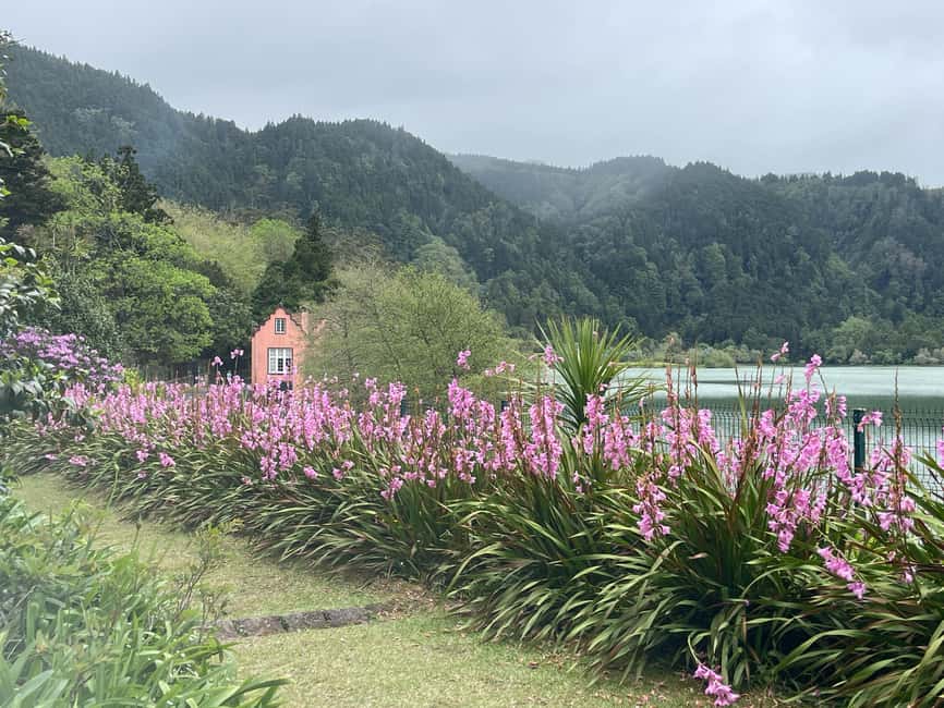 Private Tour Furnas: Furnas Lake Hike & Terra Nostra Park - Caldeiras da Lagoa das Furnas steam vents and the underground oven of Cozido