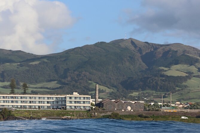 San Miguel: Sunset Boat Tour – Golden Light, Cliffs & Caves - Ponta da Cintrao and the Fogo Volcanic Complex Caves