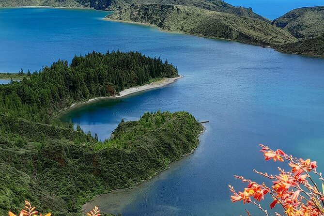 São Miguel 2-Day Tour: East & West Highlights Adventure - Weather Reality: When Fog Changes Your View