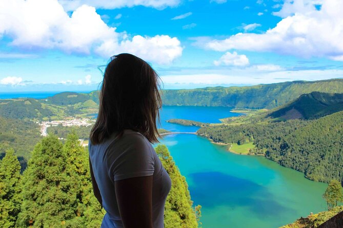 São Miguel Azores: Explore the dramatic crater of Sete Cidades - The Sete Cidades crater tour, in plain terms