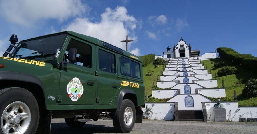 São Miguel: Full-Day 4WD Jeep Tour to Furnas with Lunch - From Ponta Delgada to the southern coast by 4WD jeep