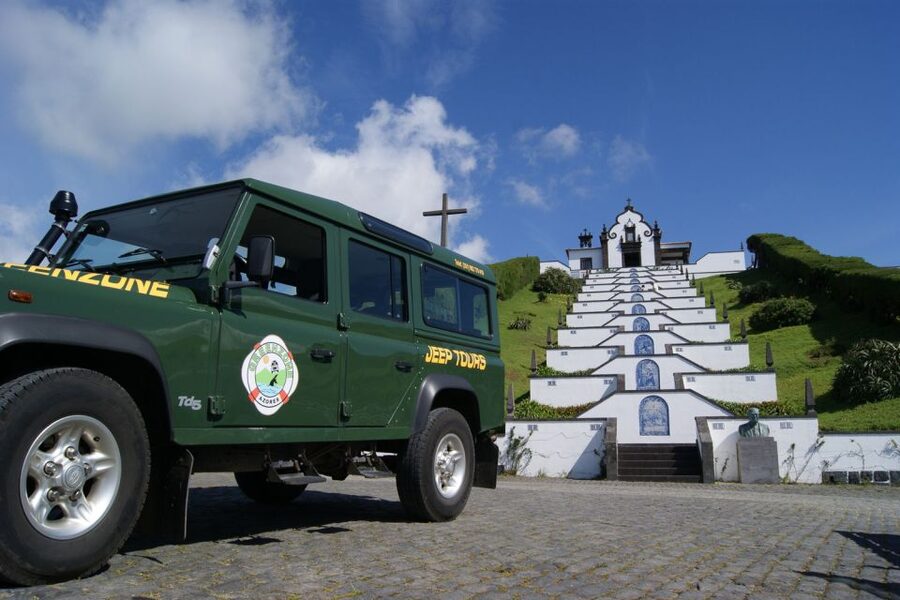 São Miguel: Full-Day 4WD Jeep Tour to Furnas with Lunch - Vehicle reality check: comfortable for some, tight for others