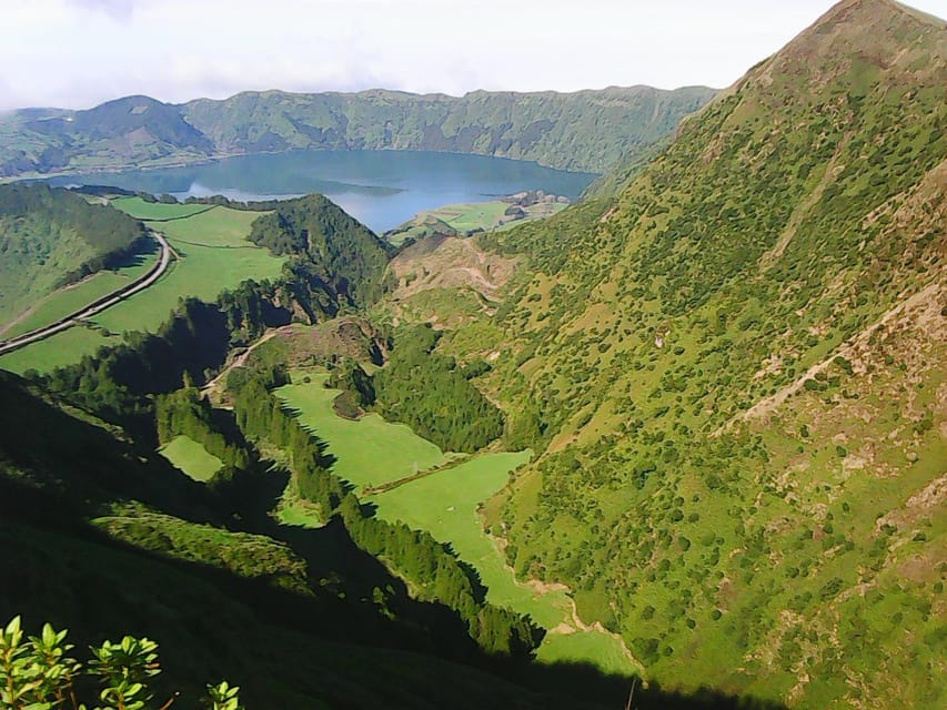 São Miguel Guided Tour to Volcano and Crater of Sete Cidades - A 4-hour plan that targets the best volcano sights