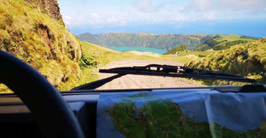 São Miguel Island: Full-Day Off-Road Island Tour - Lunch on your schedule, at a local restaurant