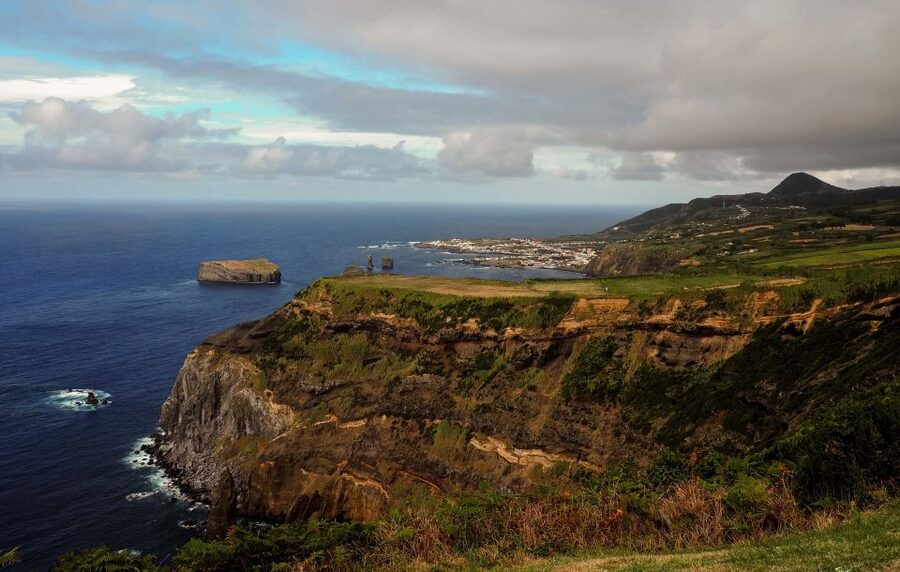 São Miguel Island: Full-Day Sete Cidades Tour - Capelas and the whale-hunting port clue
