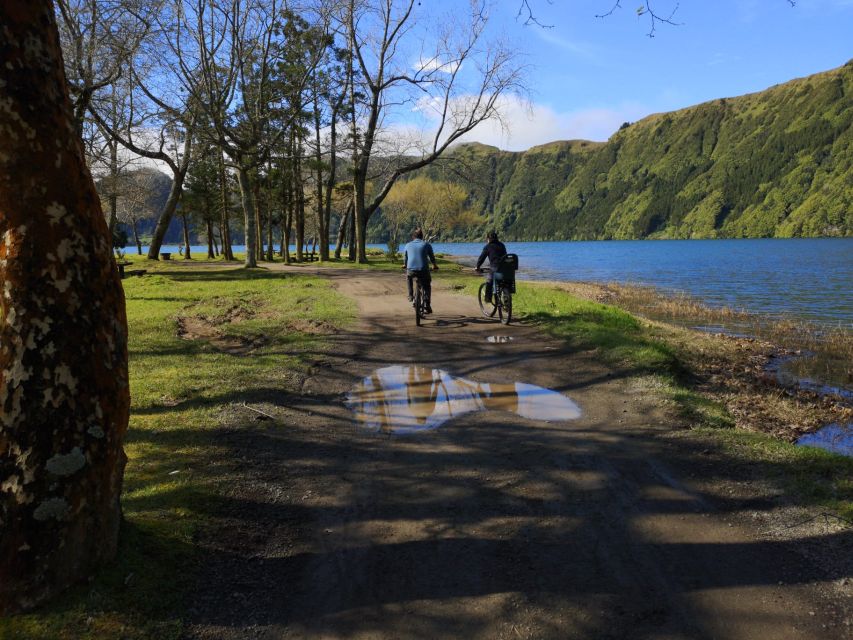 São Miguel Island: Sete Cidades Bike Rental - Languages and small group size: why it feels easier than big tours