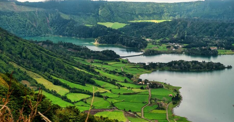 Sao Miguel: Jeep Tour to Sete Cidades & Lagoa do Fogo - Rain or shine: how to enjoy the day when clouds roll in