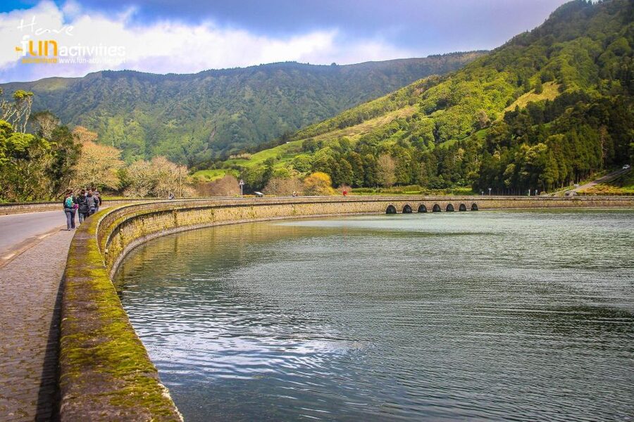 São Miguel: Sete Cidades and Crater Lakes Hike - Ferraria Thermal Baths and Tide: Get the Temperature Right