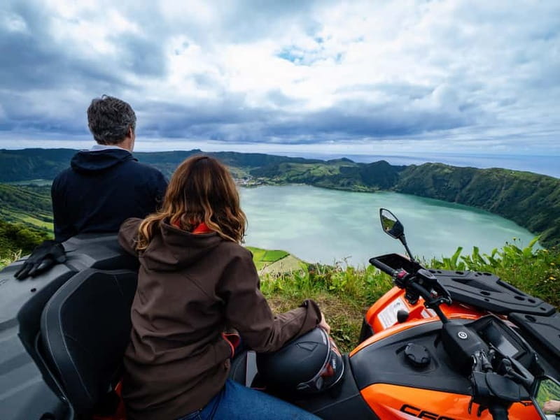 São Miguel: Sete Cidades Quad / Buggy Tour - Lagoa das Sete Cidades: seeing the crater from inside the story