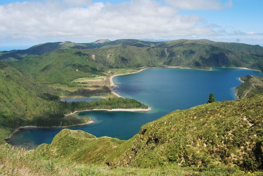 São Miguel: Whales & Volcano Full-Day Tour with Lunch - Lagoa do Fogo: crater lake time after the sea