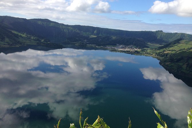 Scenic Trails of Sete Cidades: Half-Day Jeep Adventure - Why this half-day Sete Cidades jeep route makes sense from Ponta Delgada